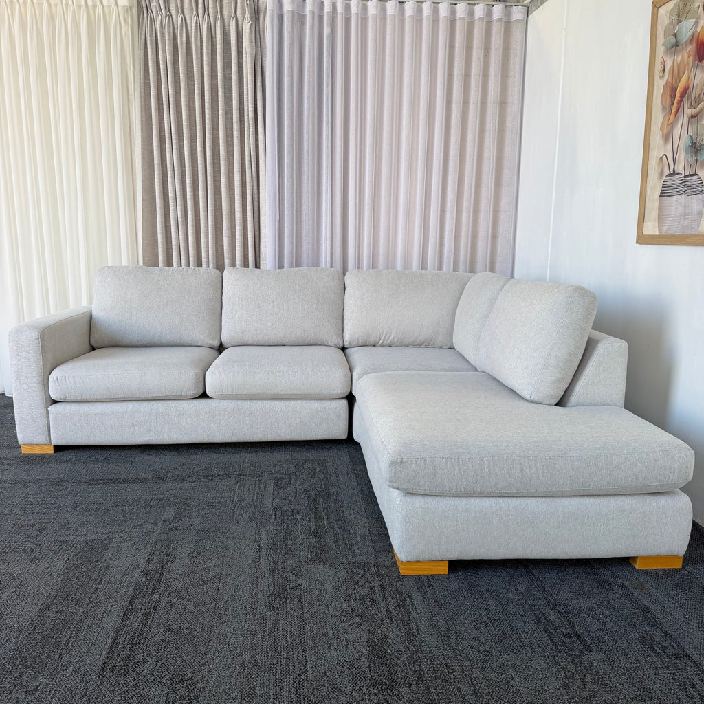Freedom 4 Seater Sofa – Right-Hand Chaise