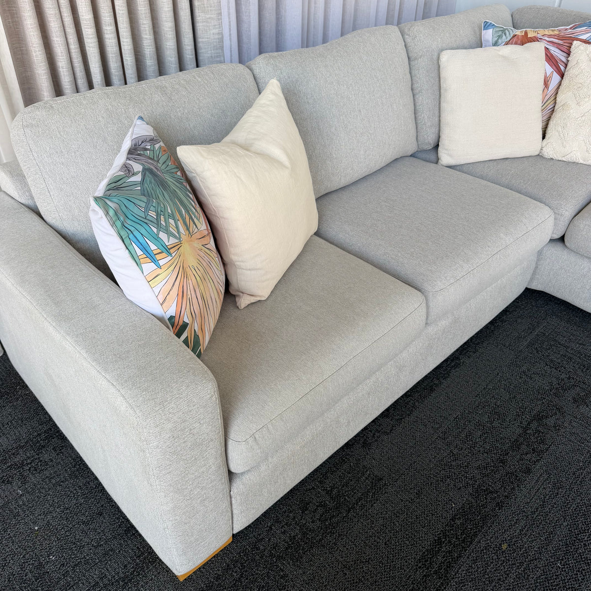 Freedom 4 Seater Sofa – Right-Hand Chaise